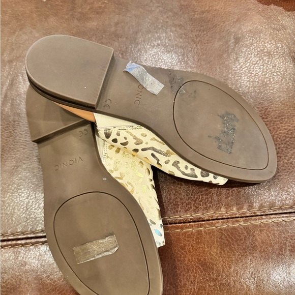 Vionic Ella sandals EUC gold/white animal  print - Picture 2 of 6